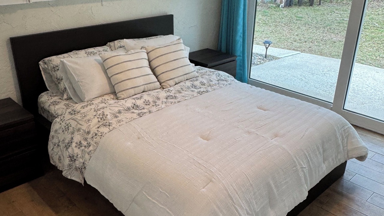 Photo of Bedroom in Weeki Wachee Gardens