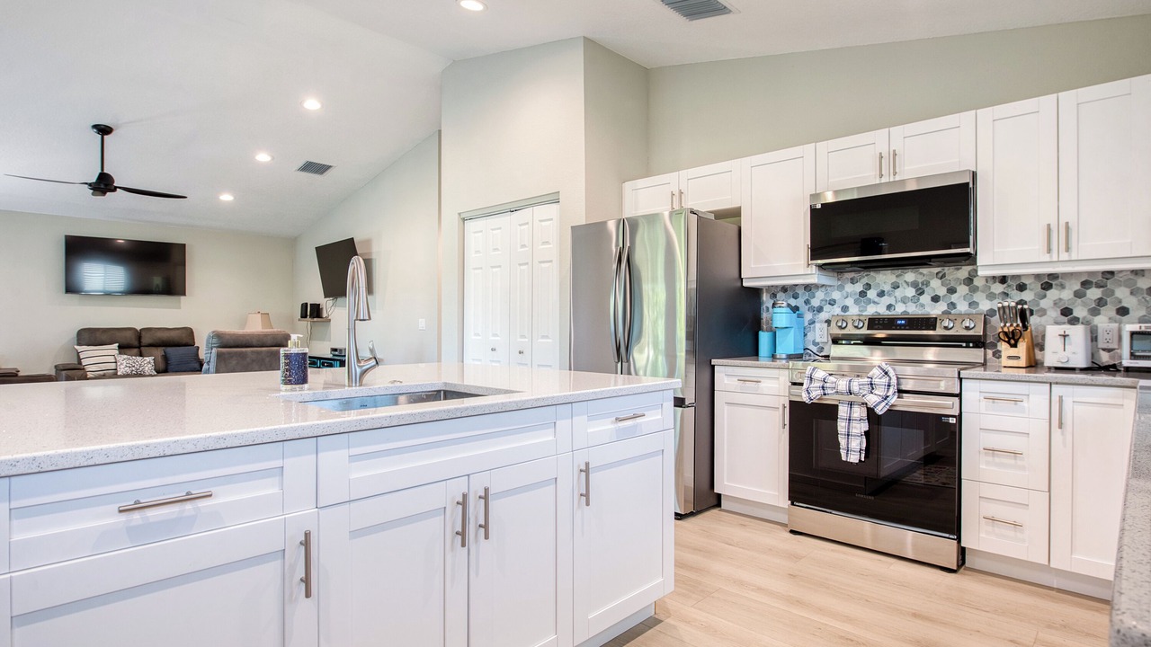 Photo of Kitchen in Weeki Wachee Gardens