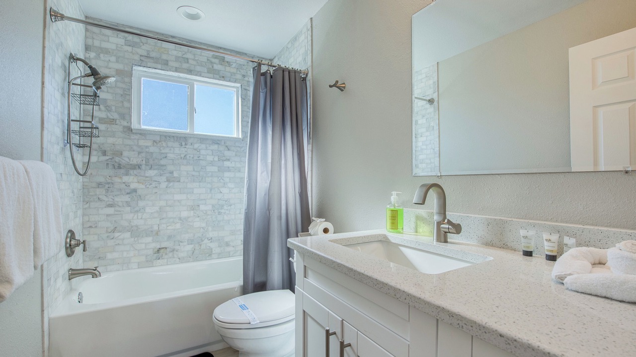 Photo of Bathroom in Weeki Wachee Gardens
