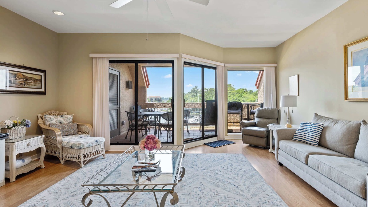 Photo of Livingroom in Shelter Cove