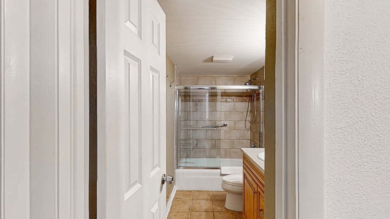 Photo of Bathroom in Folly Field