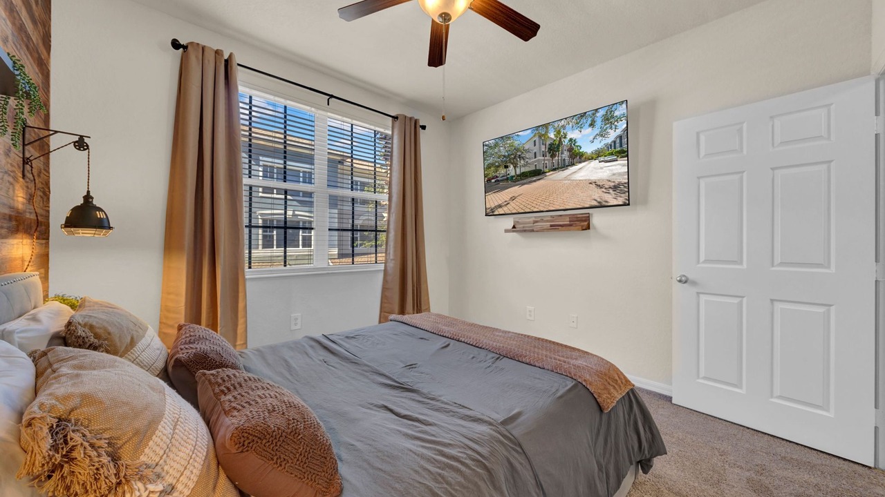 Photo of Bedroom in Westchase