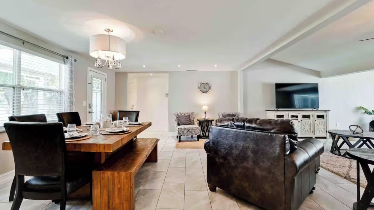 Photo of Livingroom in River District