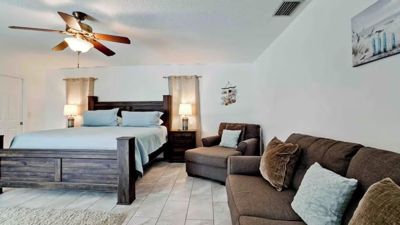 Photo of Bedroom in River District
