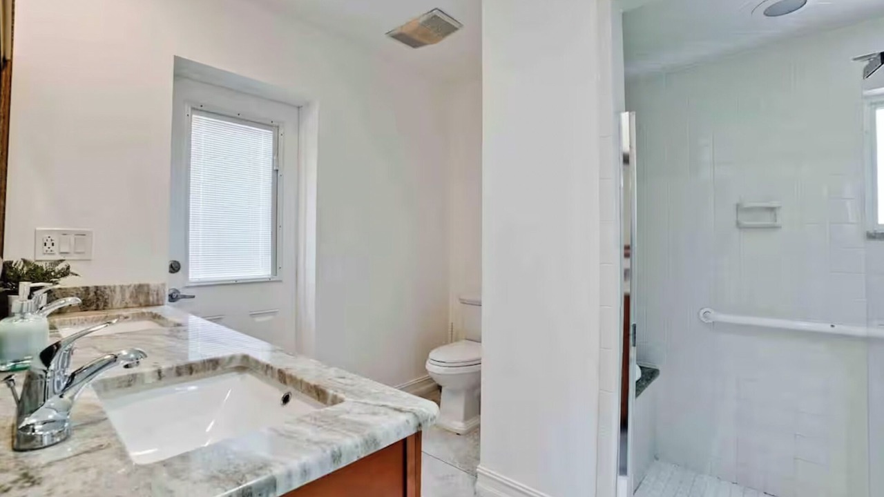 Photo of Bathroom in River District