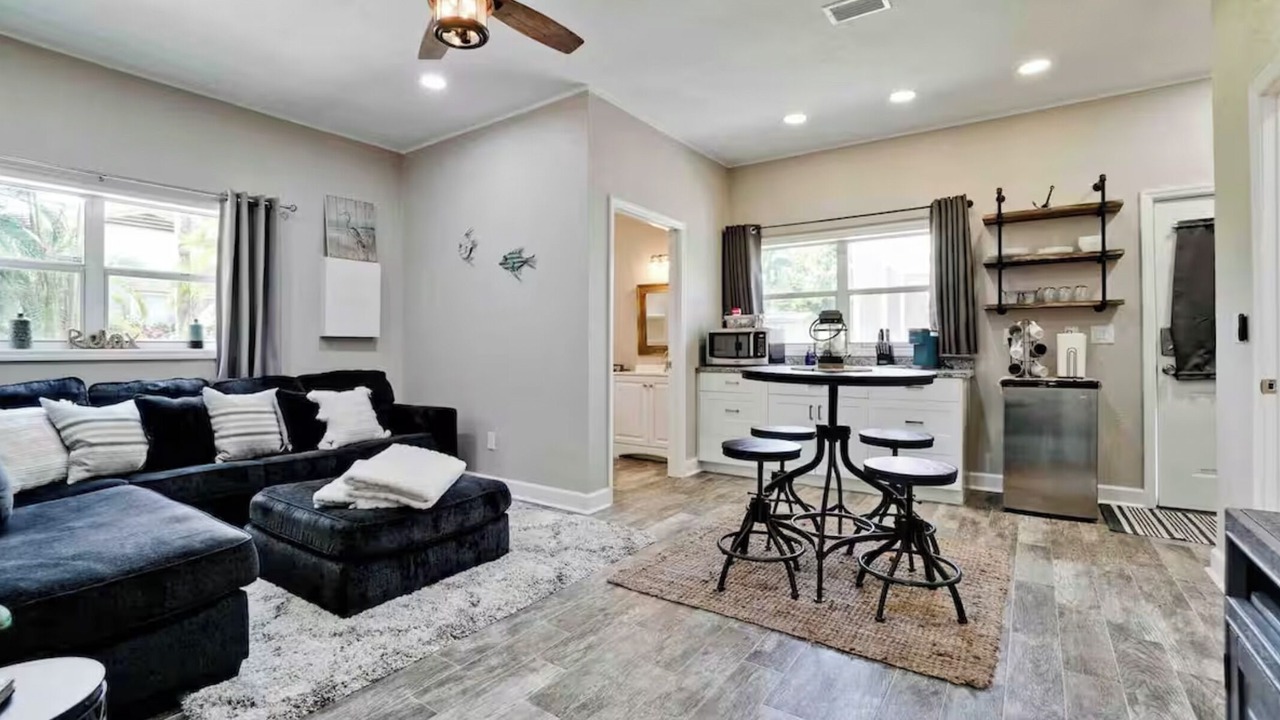Photo of Livingroom in River District