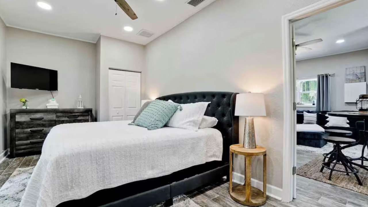 Photo of Bedroom in River District