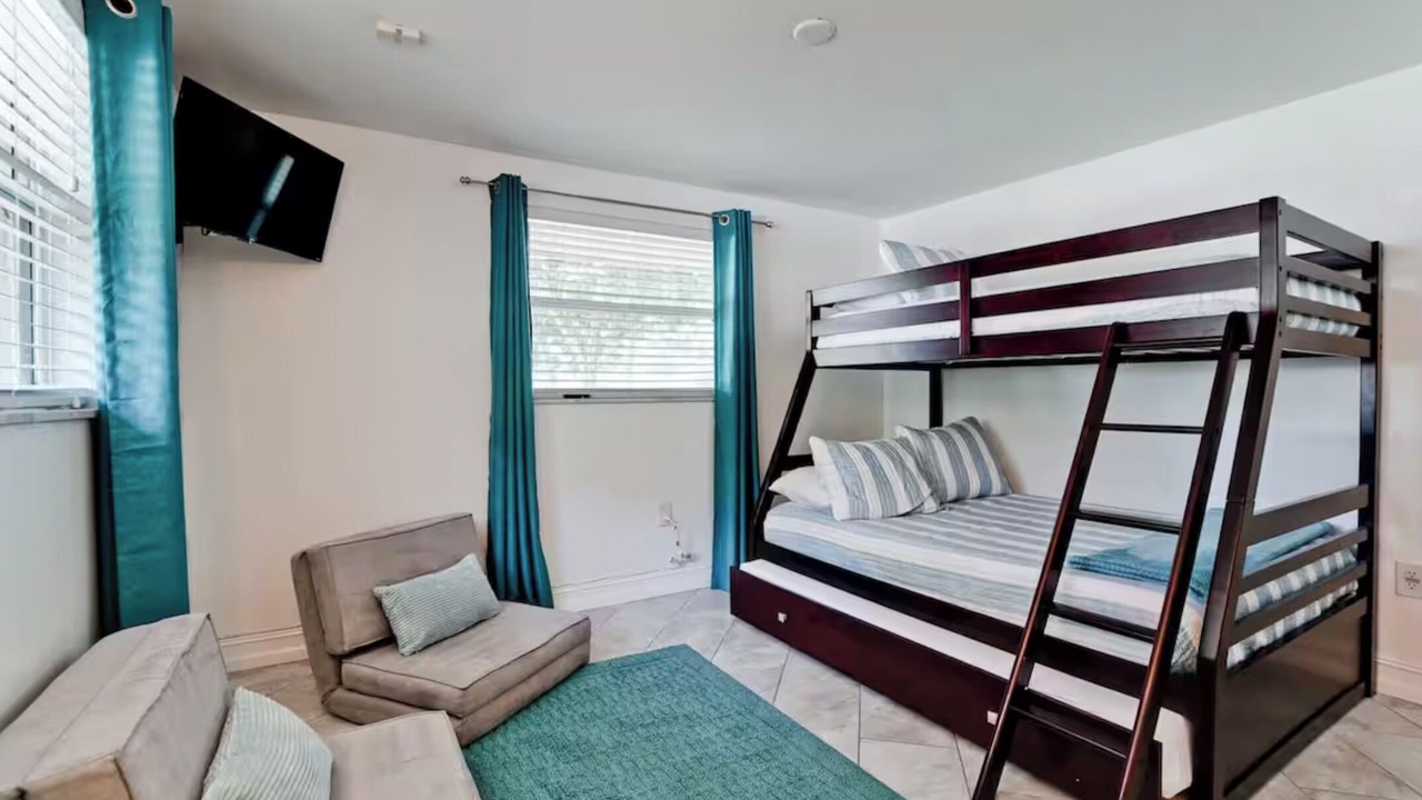 Photo of Bedroom in River District