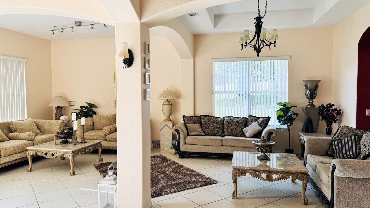Photo of Livingroom in Deltona Lakes