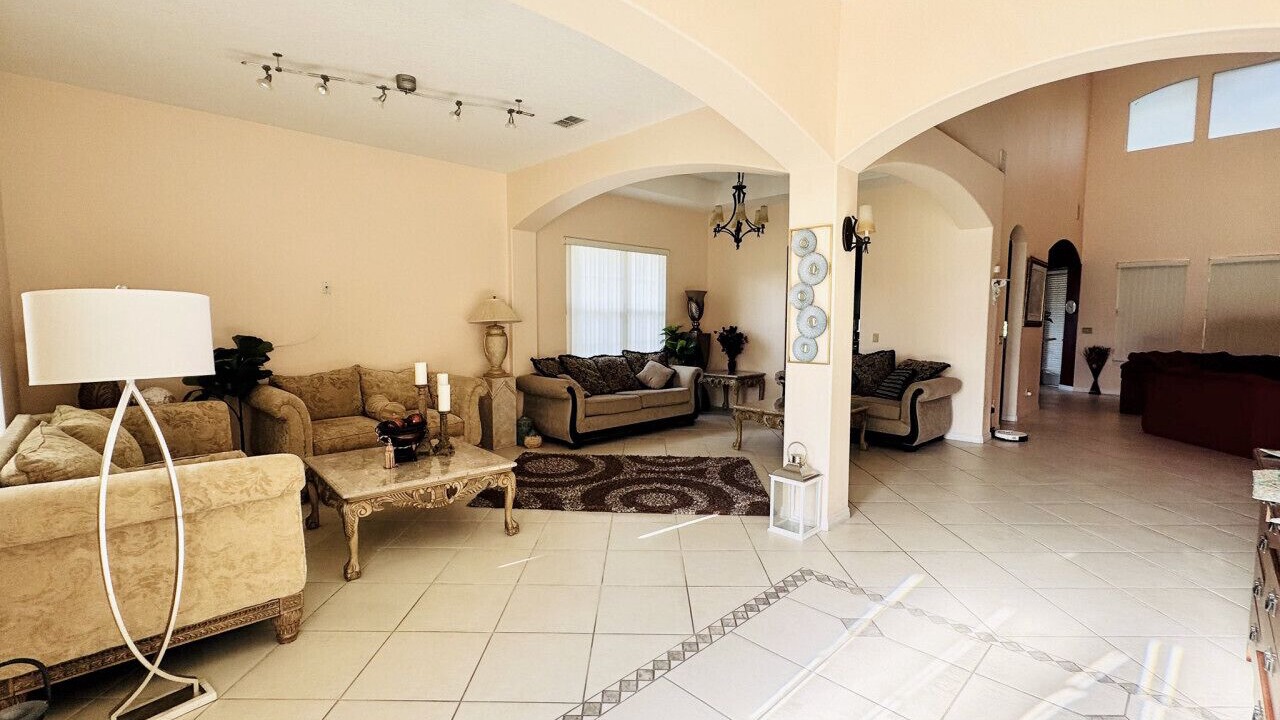 Photo of Livingroom in Deltona Lakes