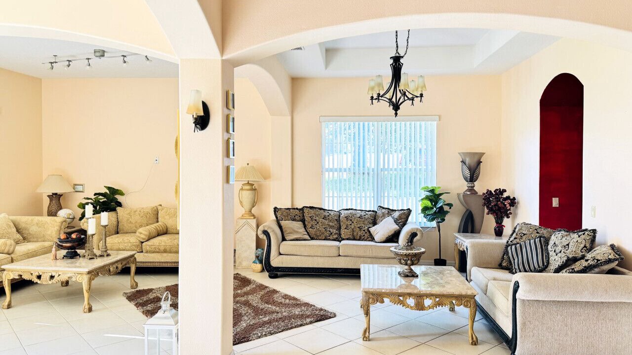 Photo of Livingroom in Deltona Lakes