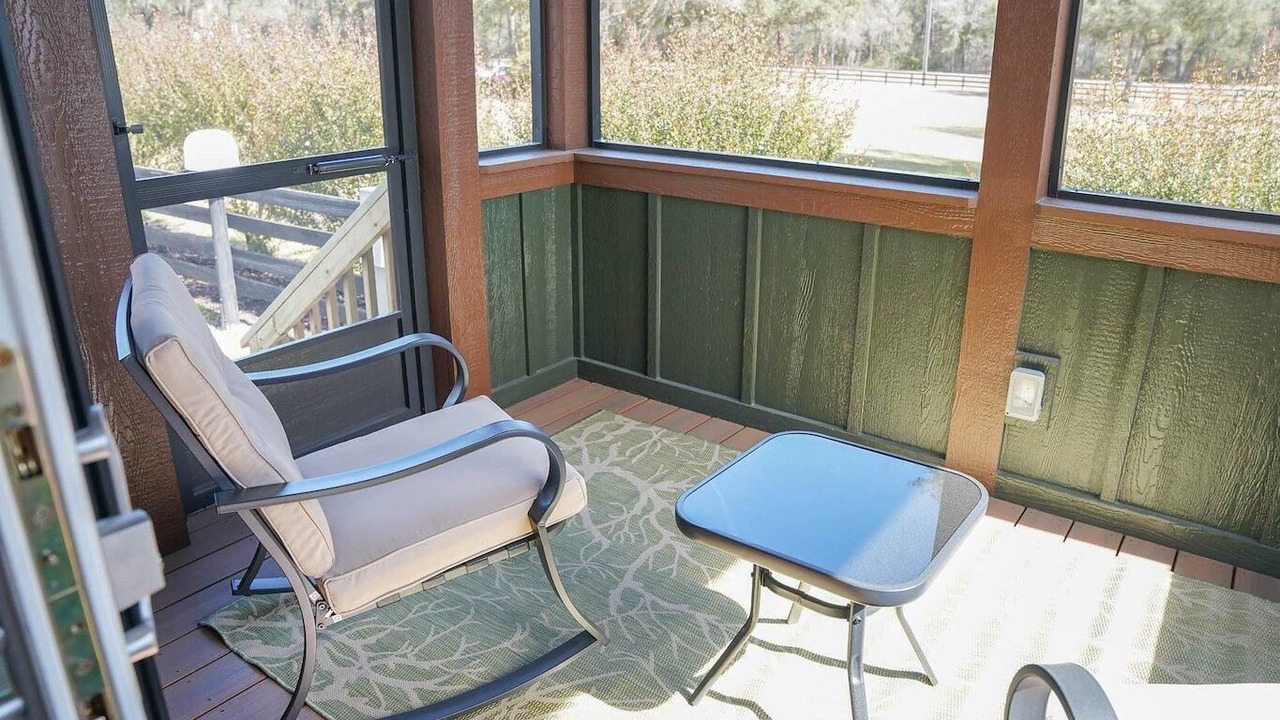 Photo of Patio Balcony in Bronson