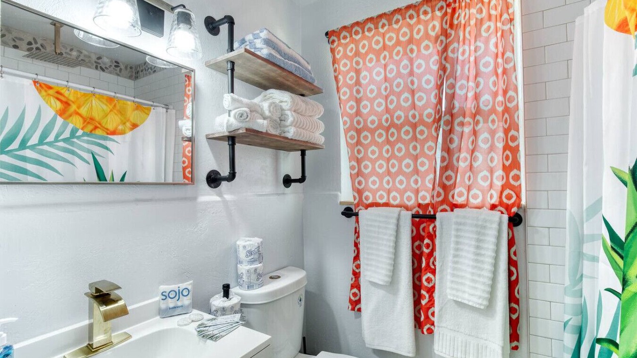 Photo of Bathroom in Bridgeport Heights