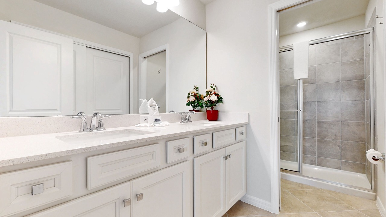 Photo of Bathroom in Four Corners