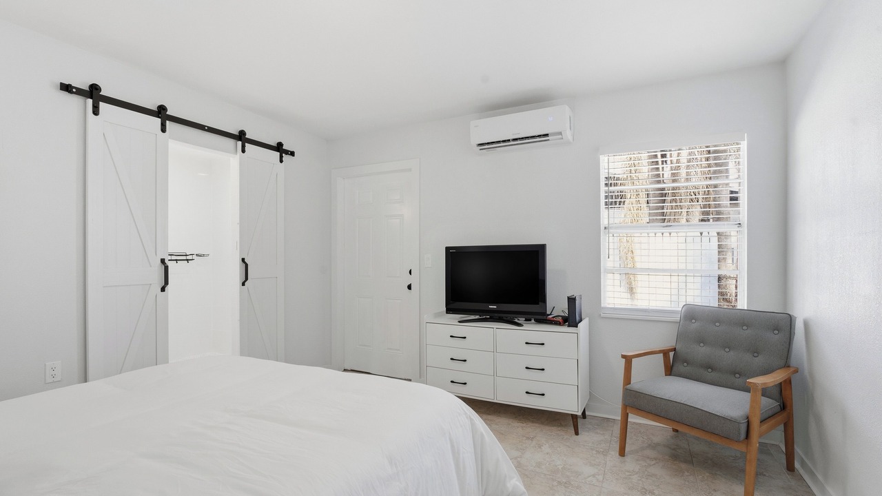 Photo of Bedroom in Oldsmar