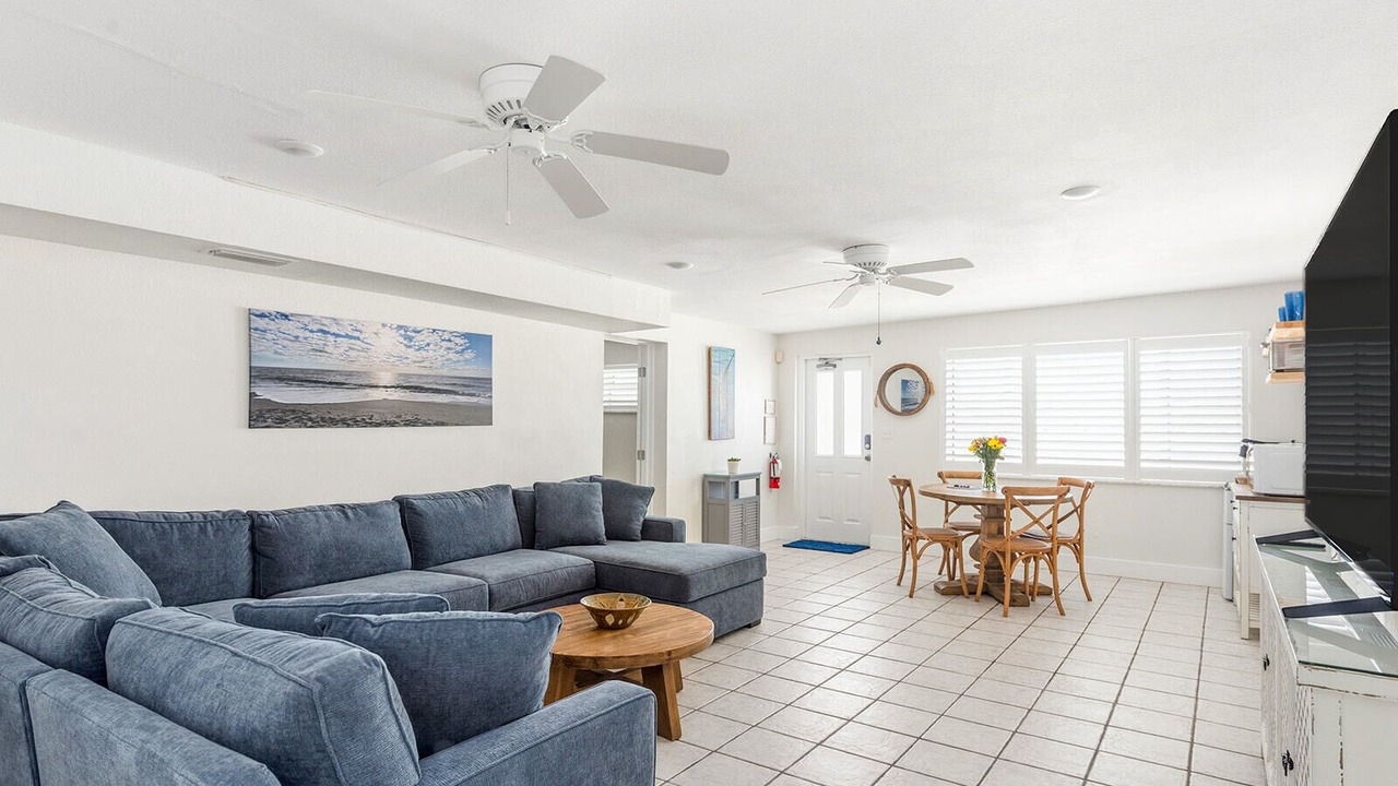 Photo of Livingroom in Englewood South