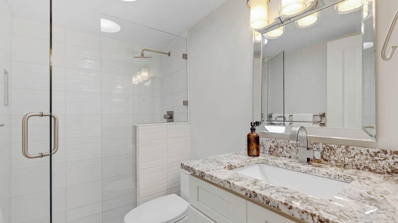 Photo of Bathroom in Sawgrass