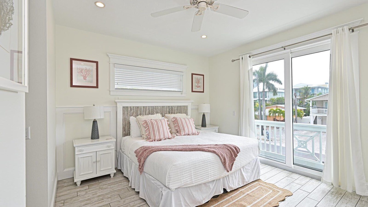 Photo of Bedroom in Bradenton Beach