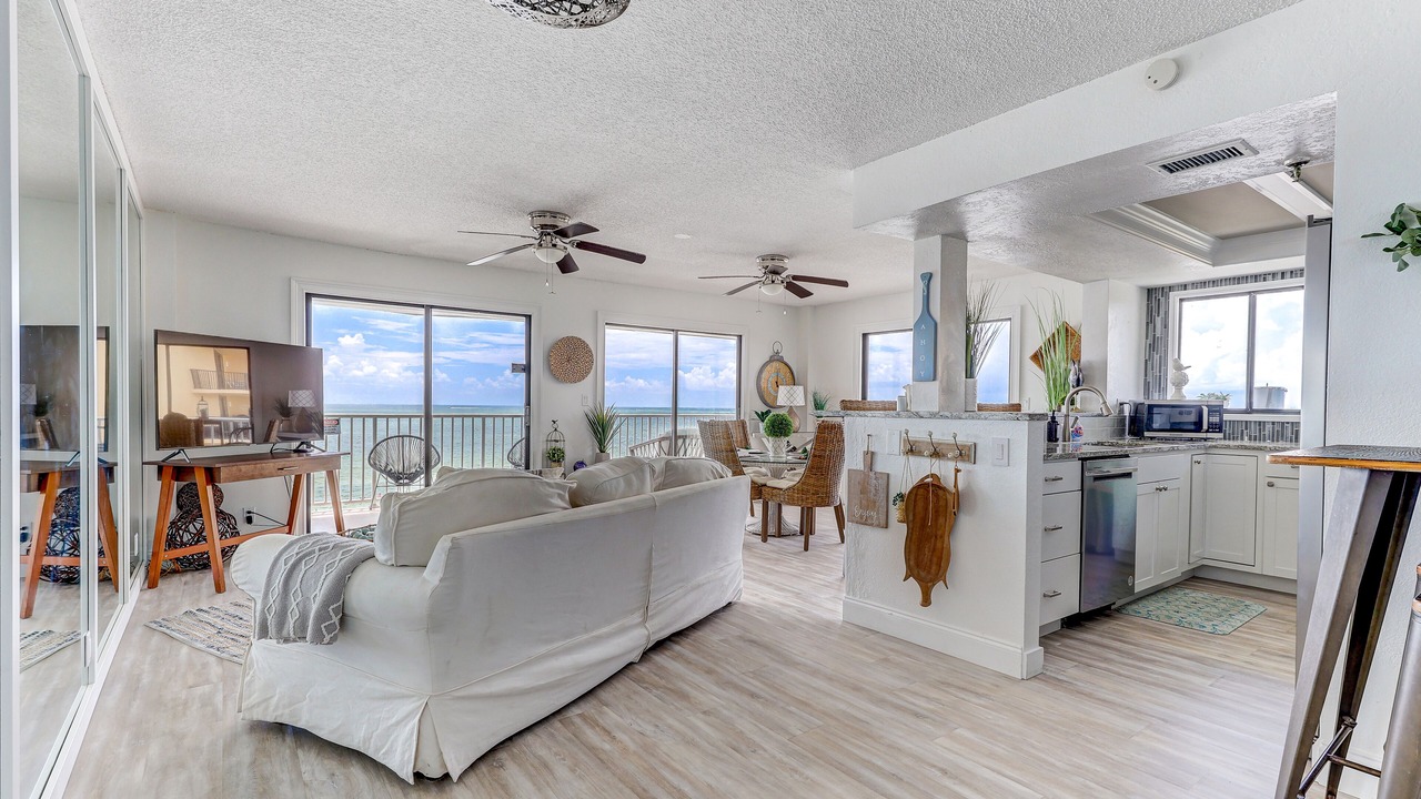 Photo of Livingroom in Madeira Beach