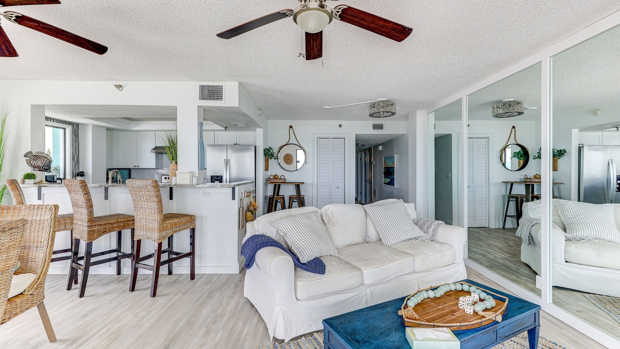 Photo of Livingroom in Madeira Beach