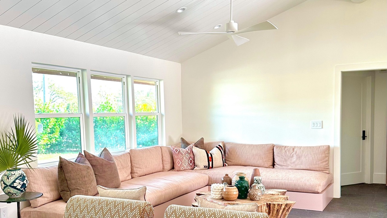 Photo of Livingroom in Downtown