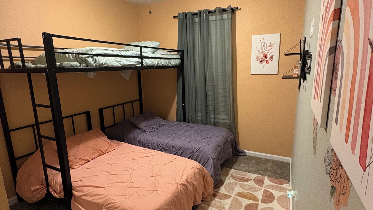 Photo of Bedroom in Doctors Inlet