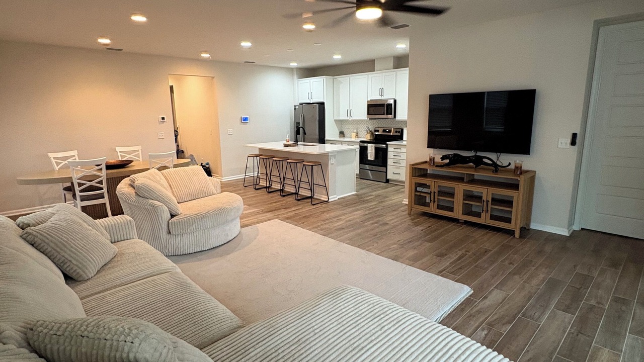 Photo of Livingroom in Doctors Inlet