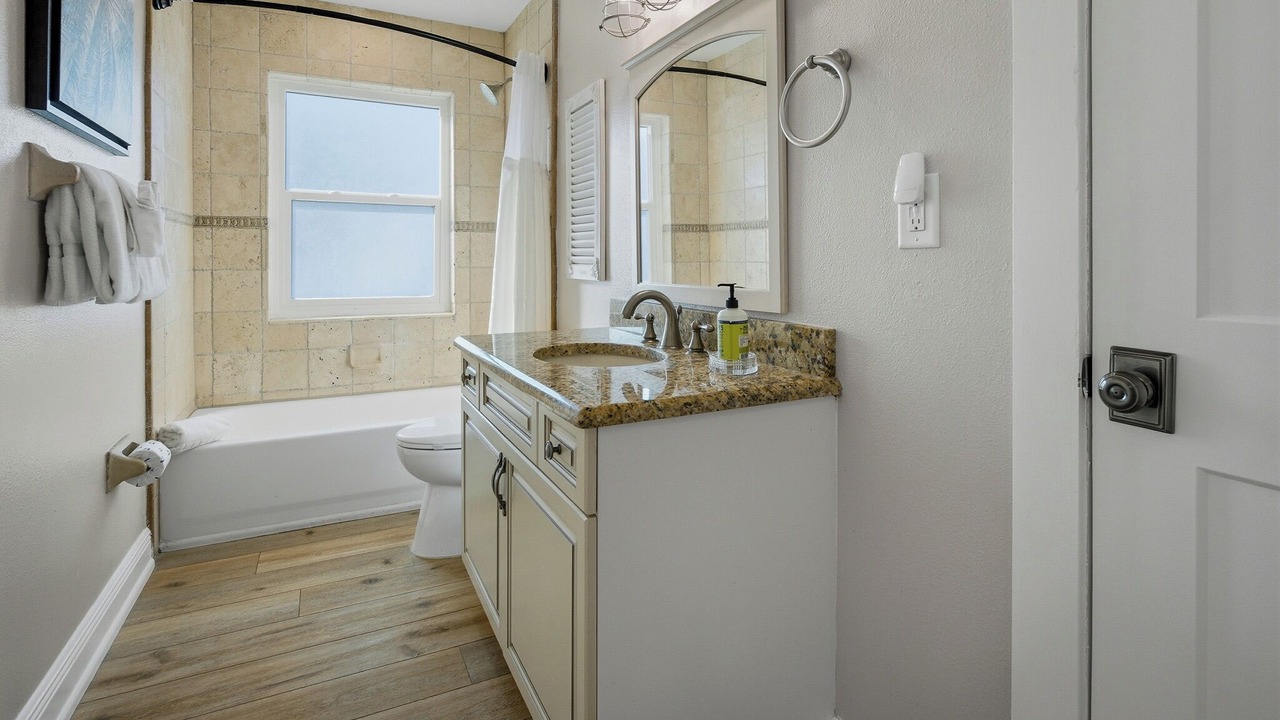 Photo of Bathroom in Independence Square