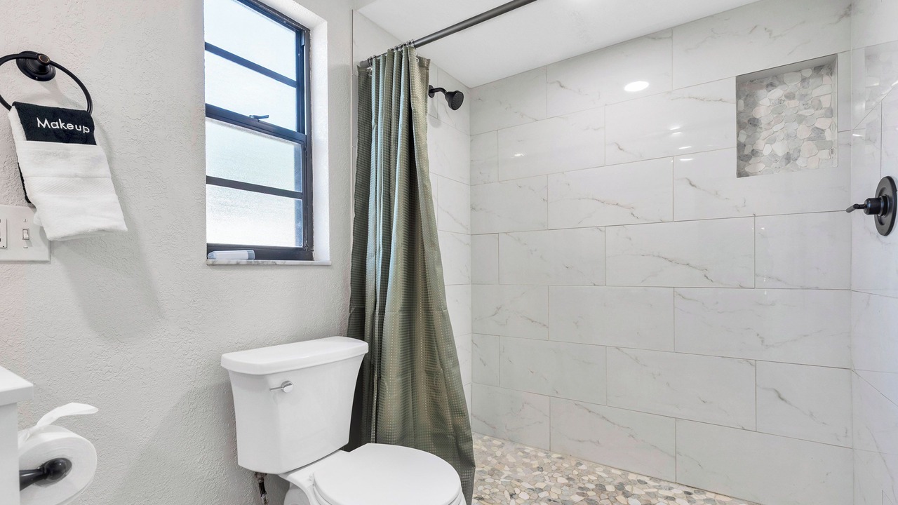 Photo of Bathroom in Largo