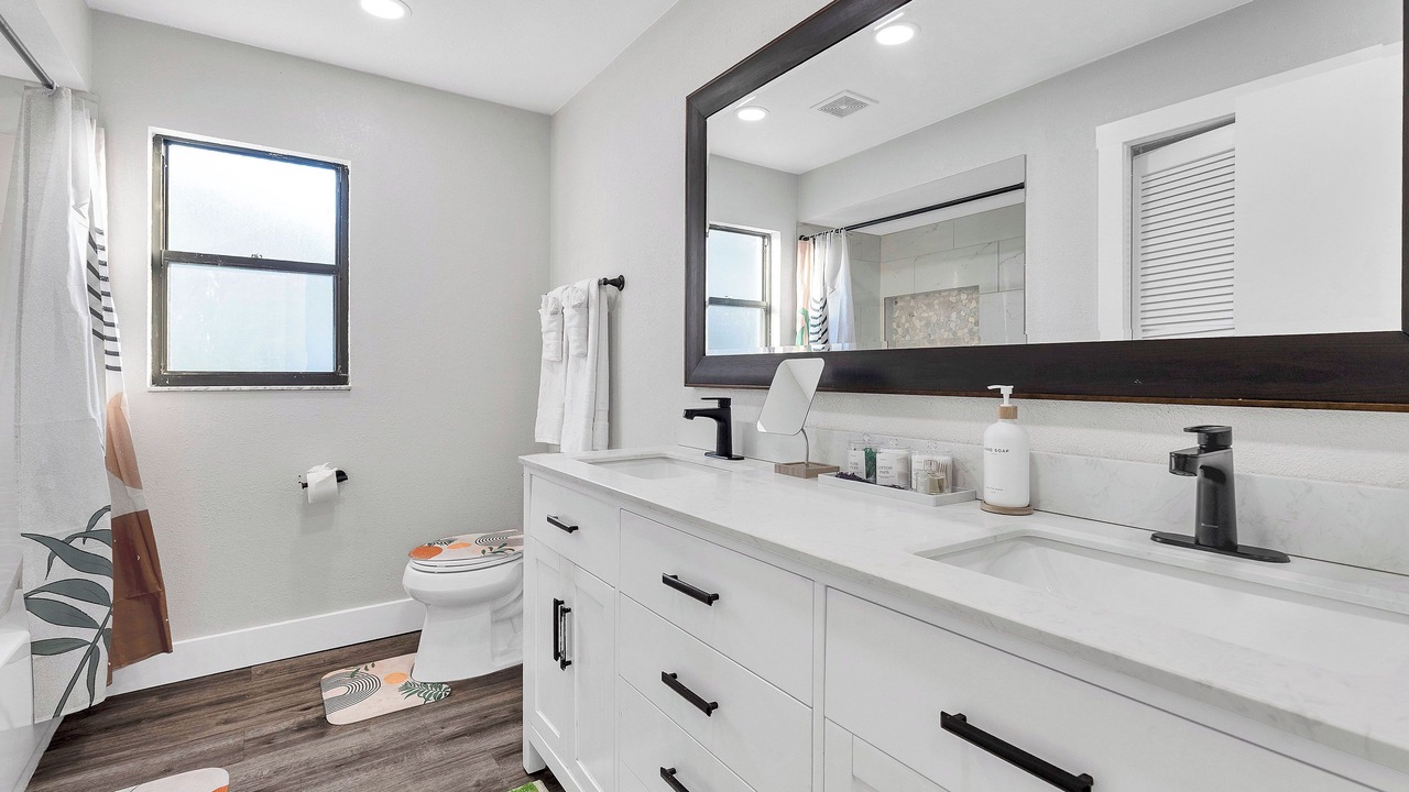 Photo of Bathroom in Largo