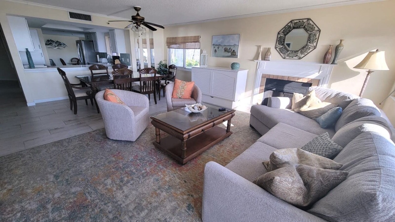 Photo of Livingroom in Indian Shores