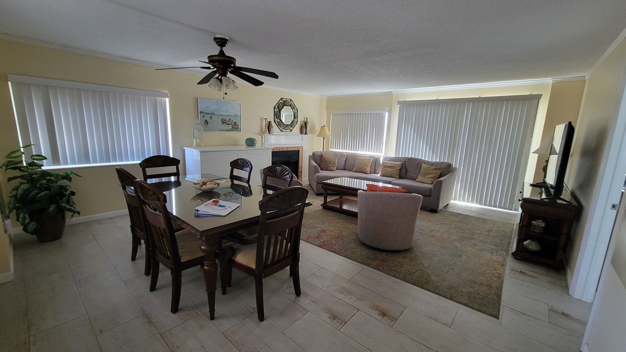 Photo of Livingroom in Indian Shores