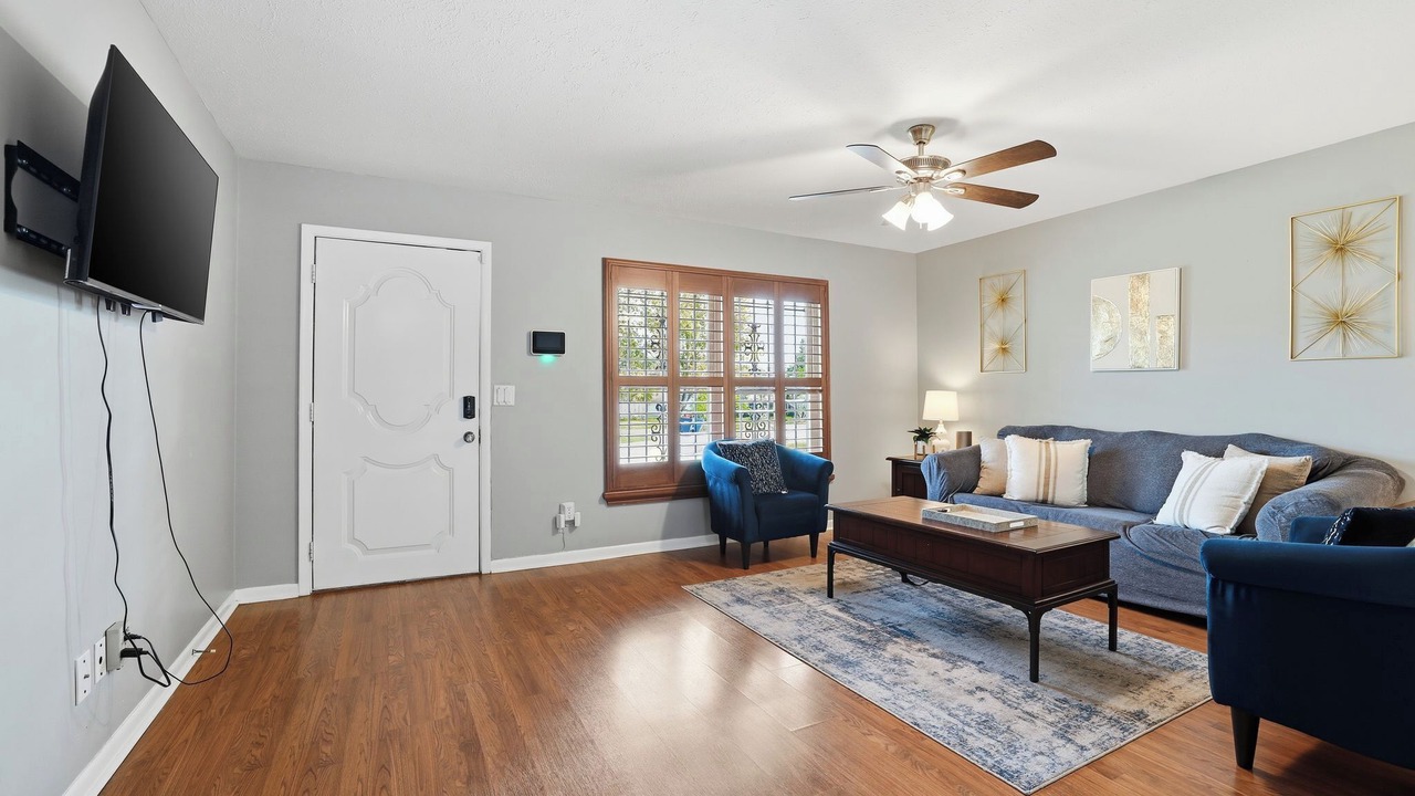Photo of Livingroom in Seffner Community Alliance