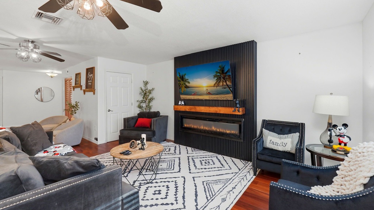 Photo of Livingroom in Campbell