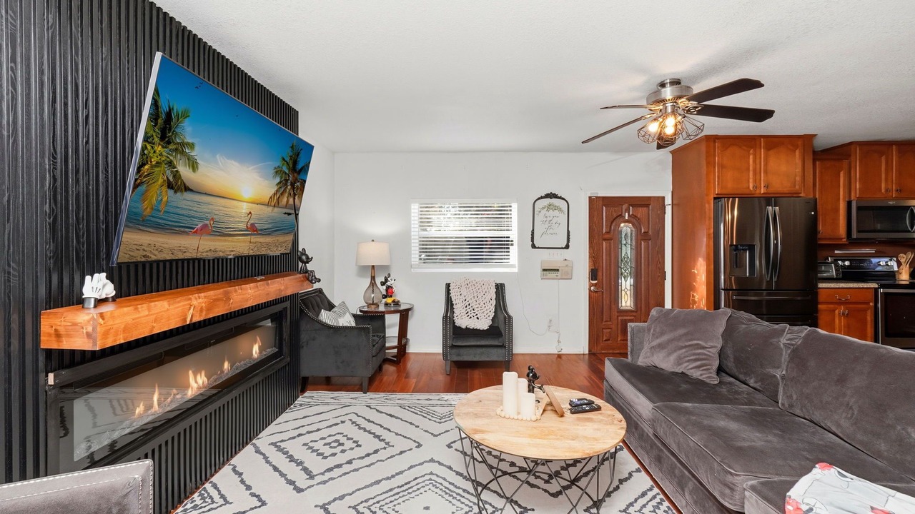 Photo of Livingroom in Campbell