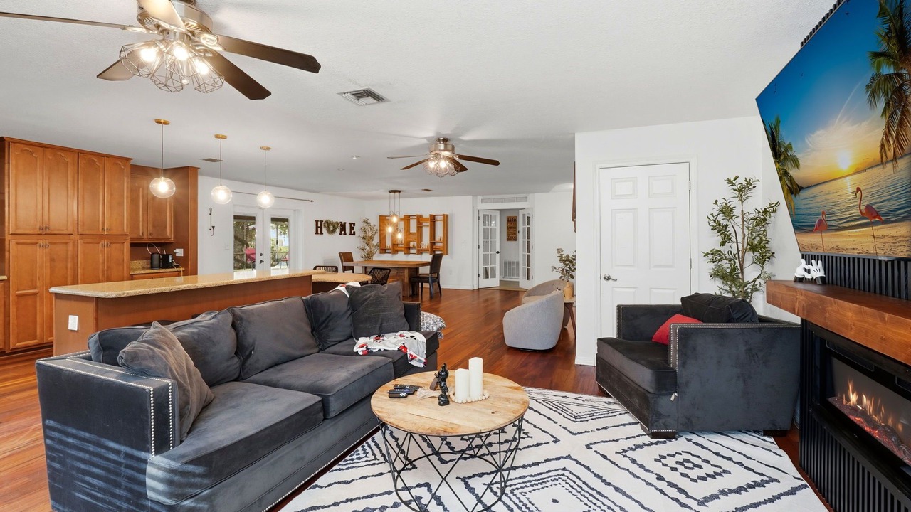 Photo of Livingroom in Campbell