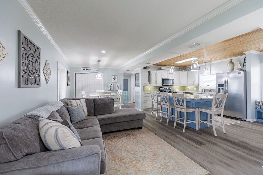 Photo of Livingroom in Lake Park