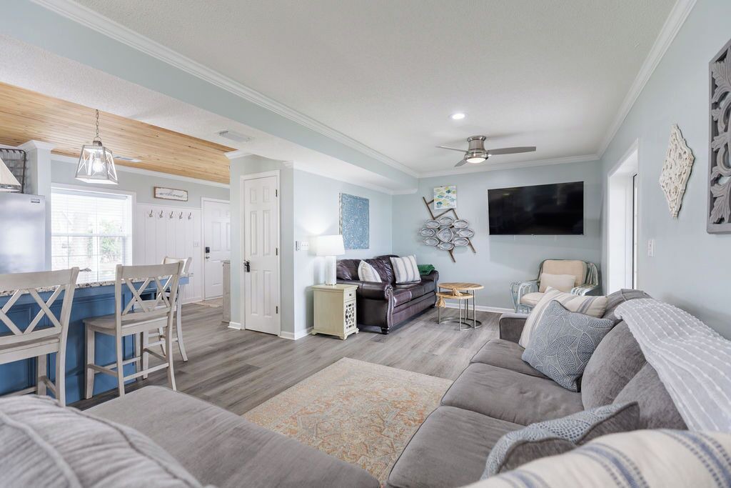 Photo of Livingroom in Lake Park