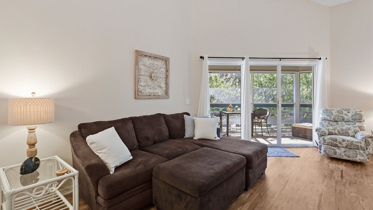 Photo of Livingroom in New Smyrna Beach