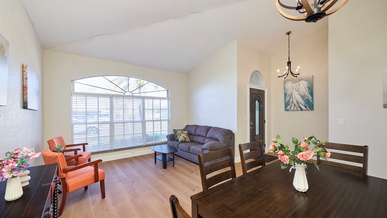 Photo of Livingroom in Valrico