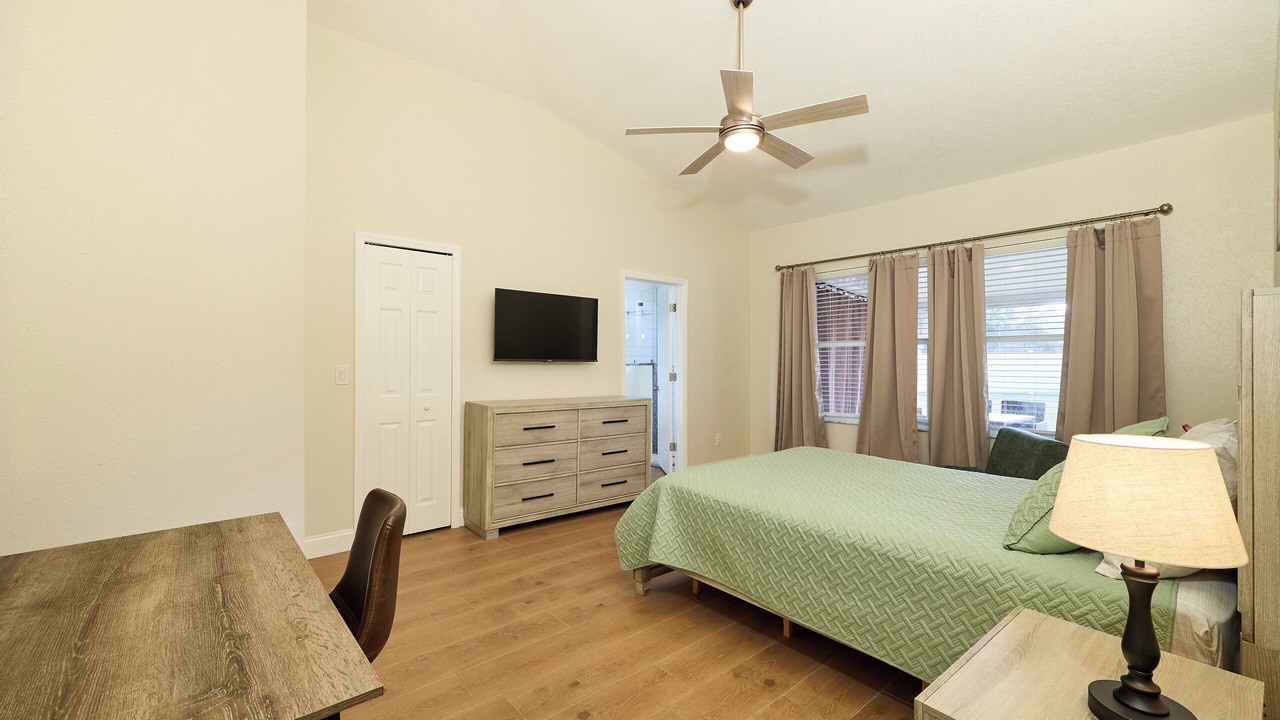 Photo of Bedroom in Valrico