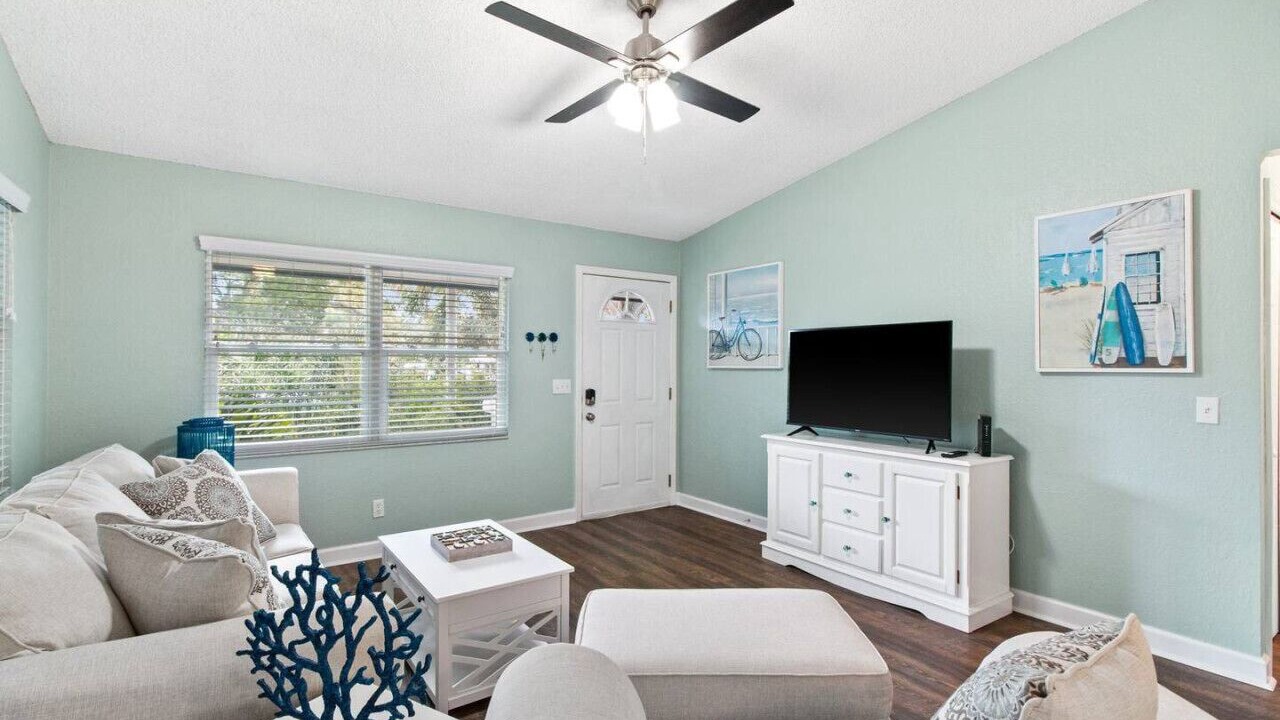 Photo of Livingroom in Palm Harbor