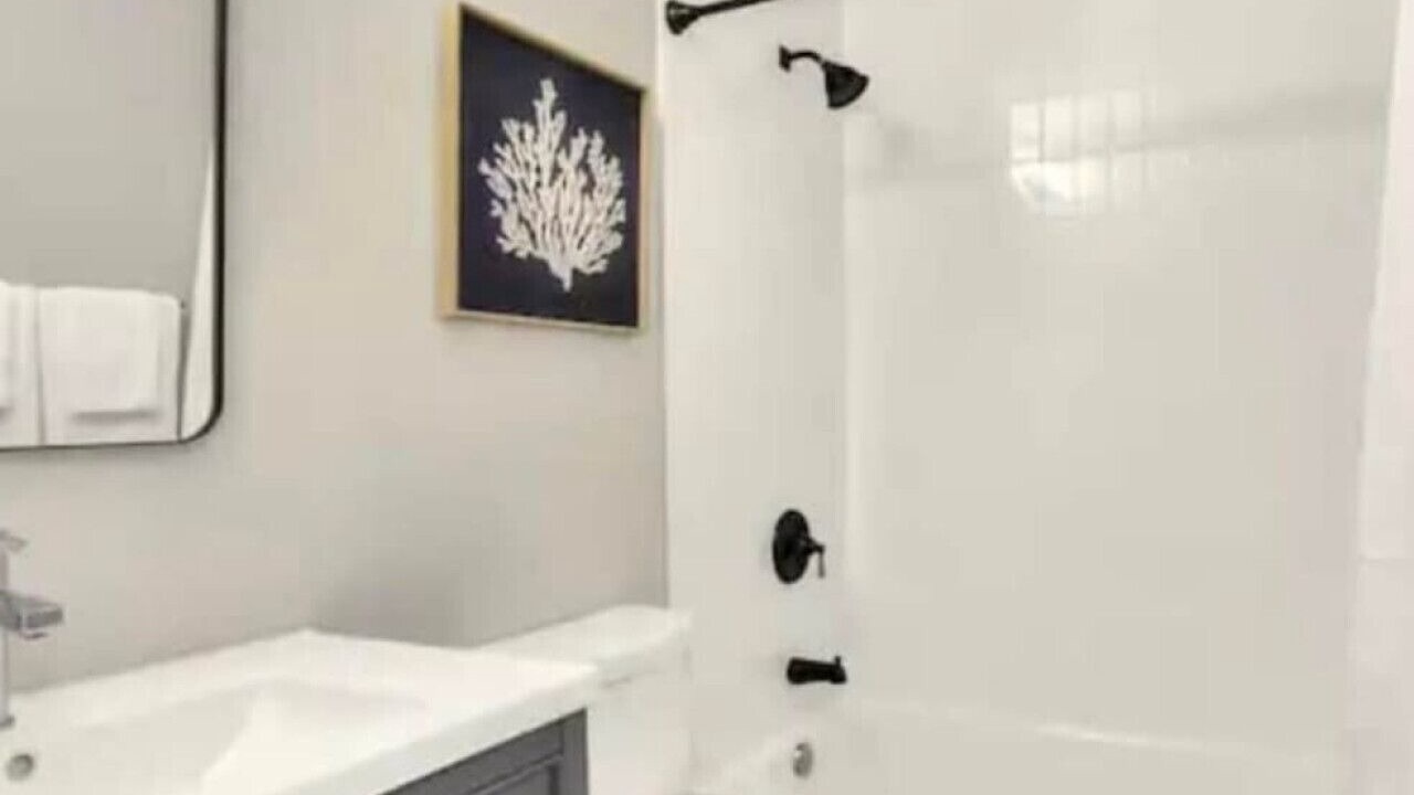 Photo of Bathroom in Largo