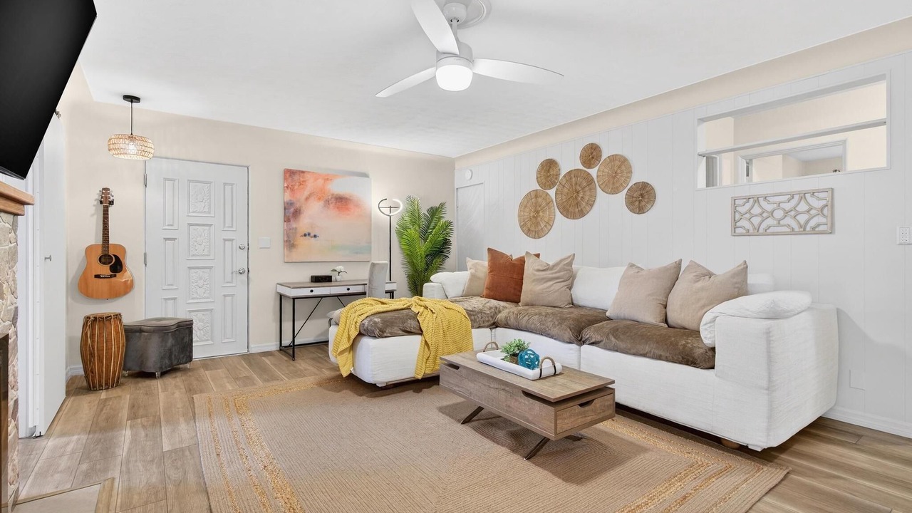 Photo of Livingroom in South Pinellas Community Council