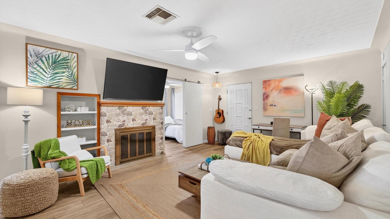 Photo of Livingroom in South Pinellas Community Council