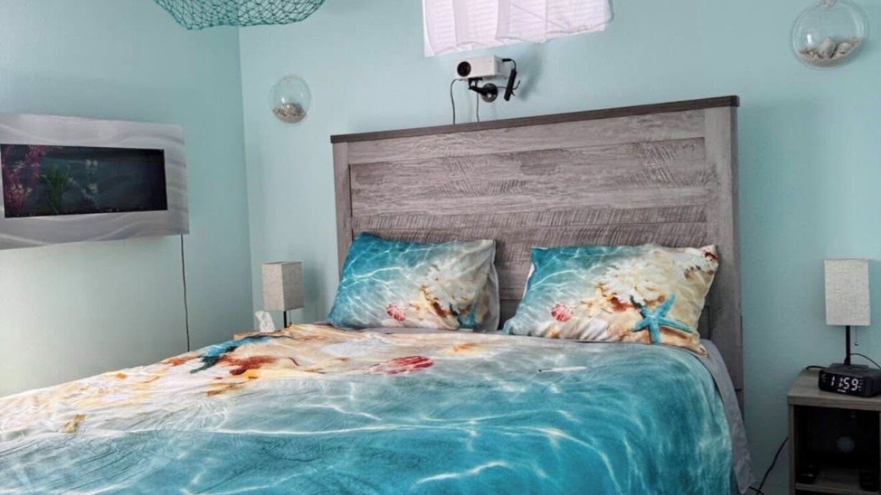 Photo of Bedroom in Bayshore Gardens