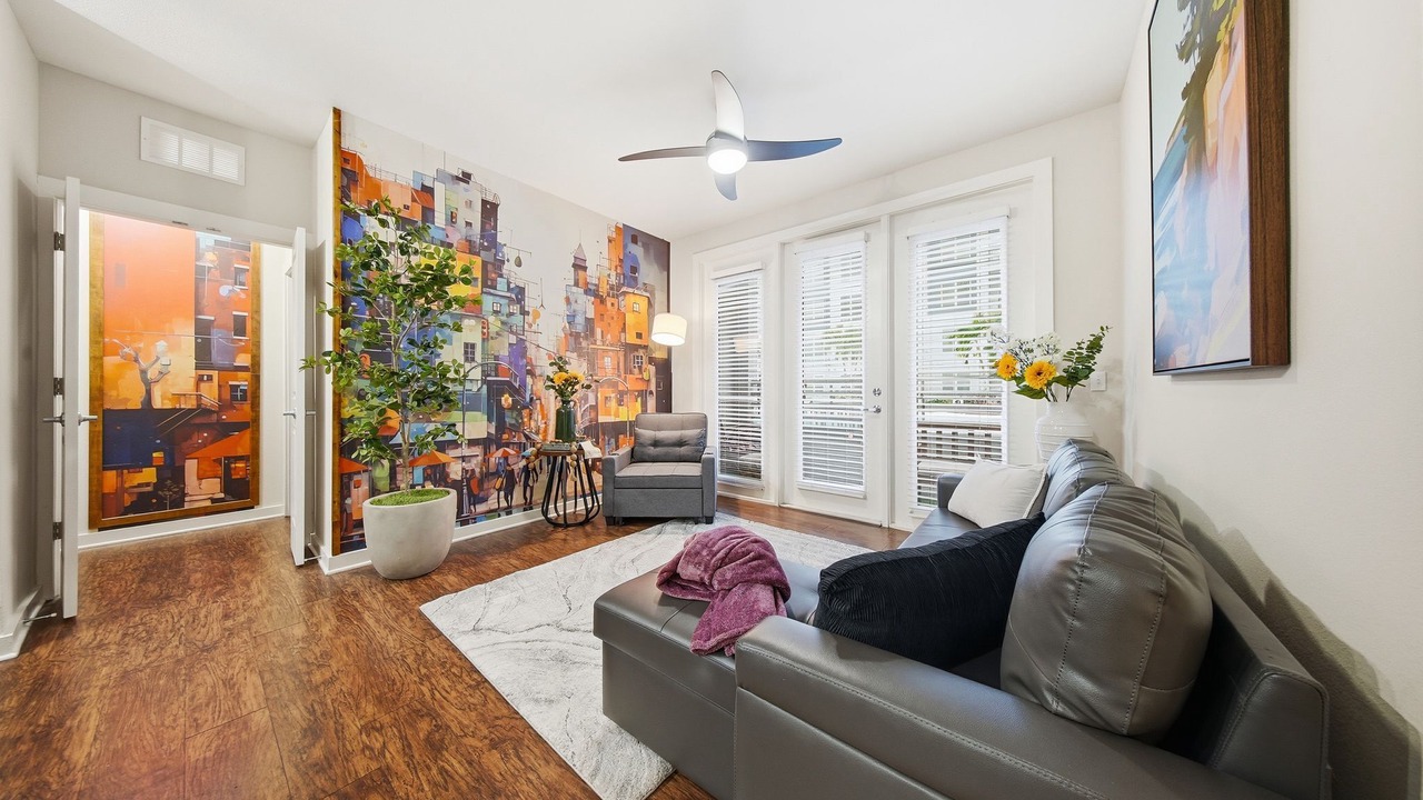 Photo of Livingroom in Courier City - Oscawana