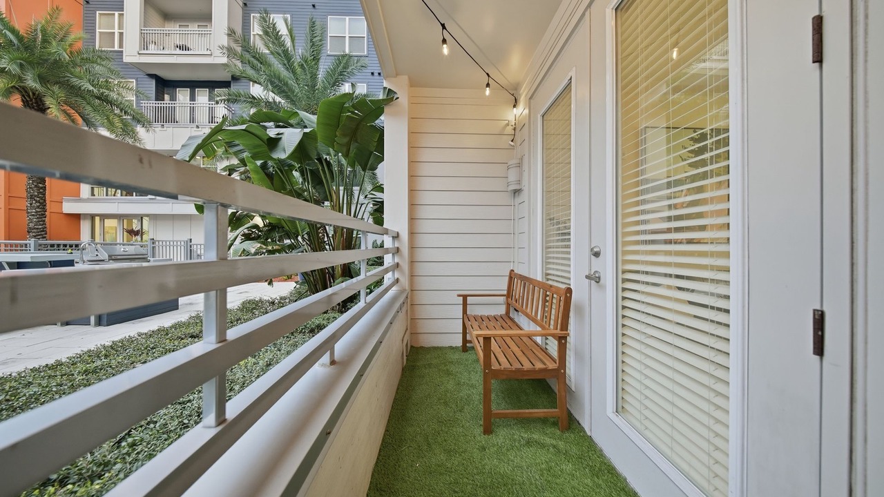Photo of Patio Balcony in Courier City - Oscawana