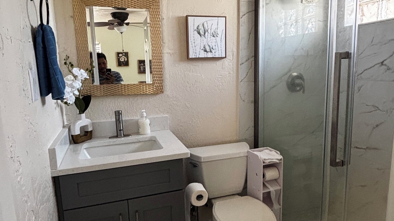 Photo of Bathroom in Bayshore Gardens