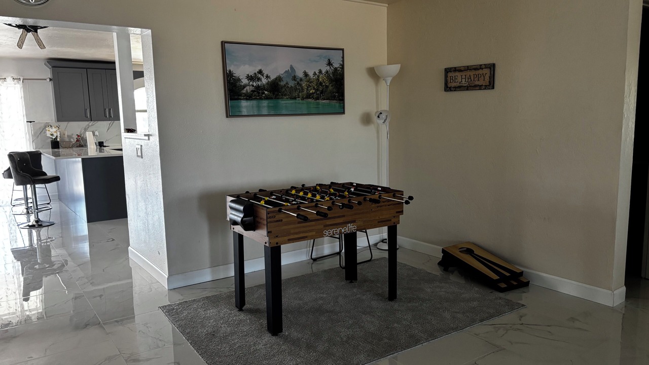 Photo of Bedroom in Bayshore Gardens